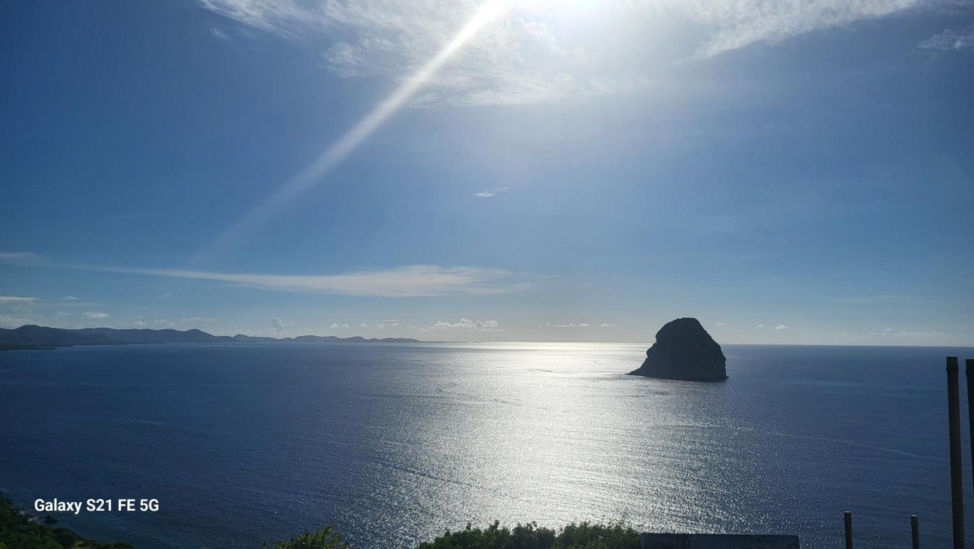 Ti Paillettes Calme vue mer et plage à 50 m Le Diamant Extérieur photo